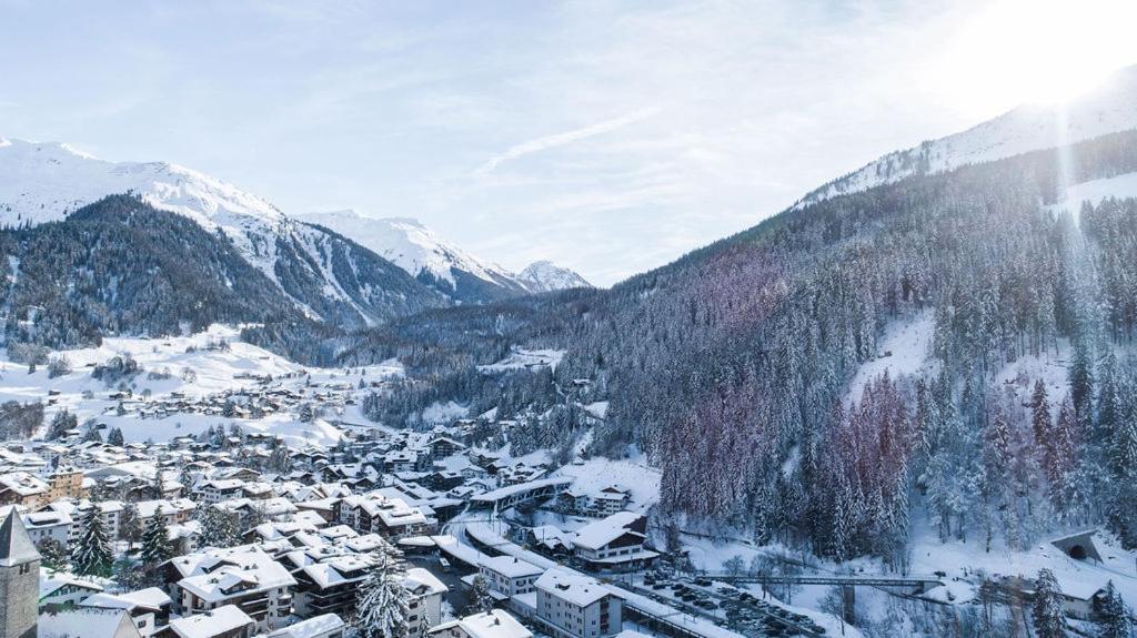 Hotel Steinbock Klosters Exterior photo